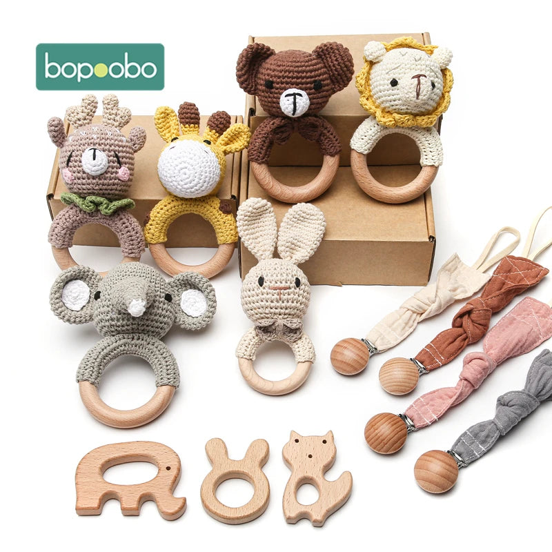 Bopoobo babyset – 3/5 delar virkad kanin, bitring & nappkedja för nyfödda